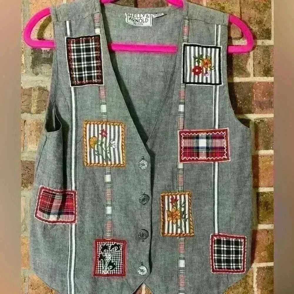Vintage Grey vest with patchwork flowers - Picture 2 of 6
